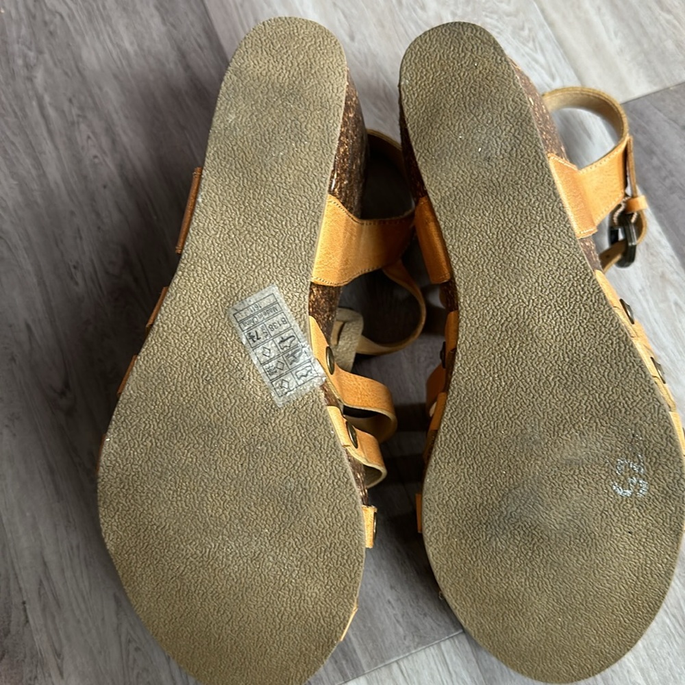 Blowfish Women’s 7.5 Platform Sandals - Picture 8 of 12